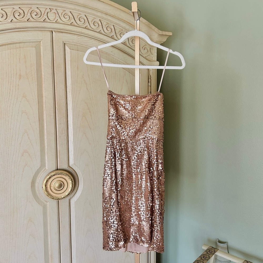 BCBGMAXAZRIA Carole Gold Sequin Strapless Cocktail Dress | Size 2